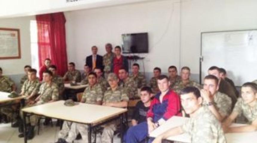 Doğanşehir'de Askerlere Kırım Kongo Kanamalı Ateşi Eğitimi