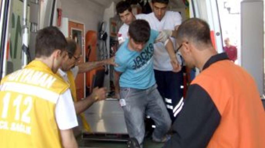 Motosiklet İle Otomobil &Ccedil;arpıştı: 1 Yaralı