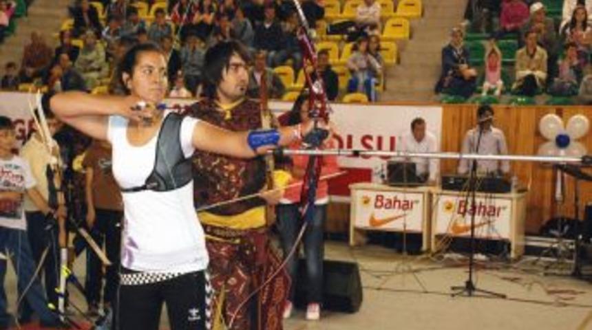 Ok&ccedil;ular Ş&ouml;lene Damgasını Vurdu