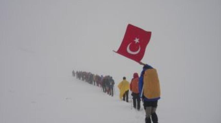 "1 G&uuml;nde 5 Zirve"