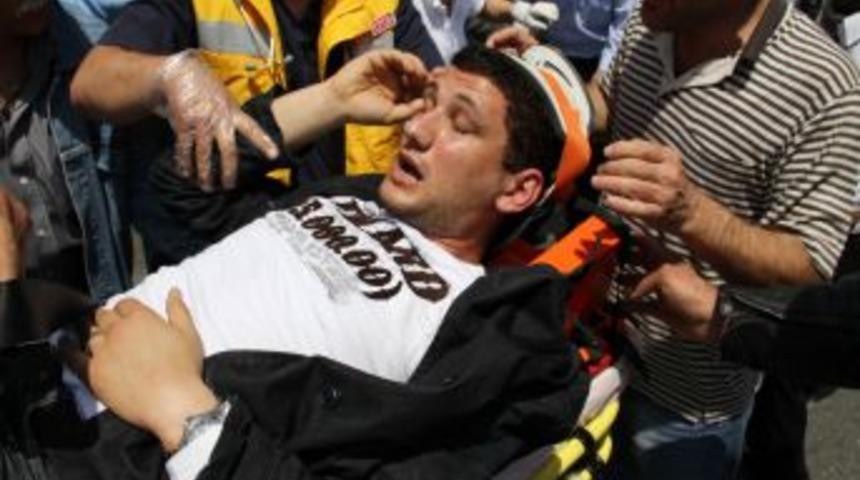 Kaza Yapan Motosiklet S&uuml;r&uuml;c&uuml;s&uuml; &Ouml;l&uuml;mden D&ouml;nd&uuml;