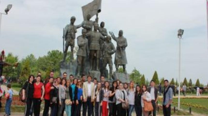 Ak Partili Gen&ccedil;ler 19 Mayıs'ı Samsun'da Kutladı