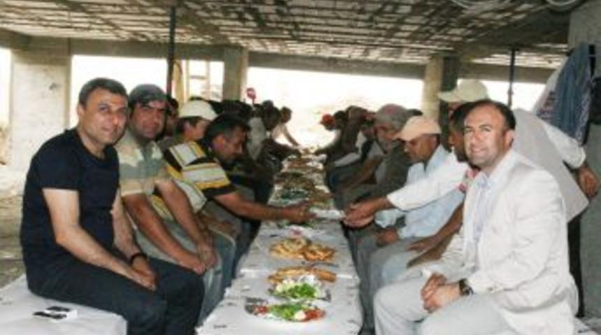 İnat&ccedil;ı, &Ccedil;alışanlarıyla Yemekte Buluştu