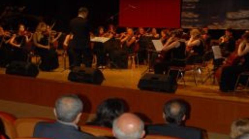 Mak&uuml; M&uuml;zik B&ouml;l&uuml;m&uuml; &Ouml;ğrencilerinden Konser