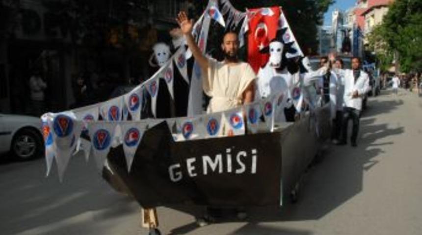 Karnaval Gibi Kutlama