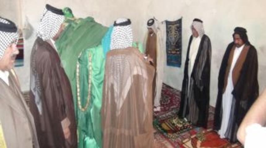 Bedeviler Hasankeyf'te İmam Abdullah T&uuml;rbesini Ziyaret Etti