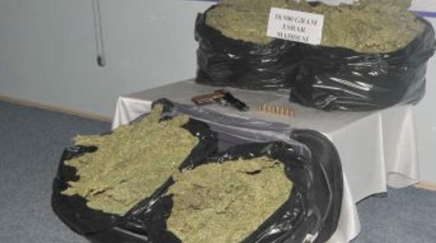 Şanlıurfa'da 18 Kilo 900 Gram Esrar Maddesi Ele Ge&ccedil;irildi