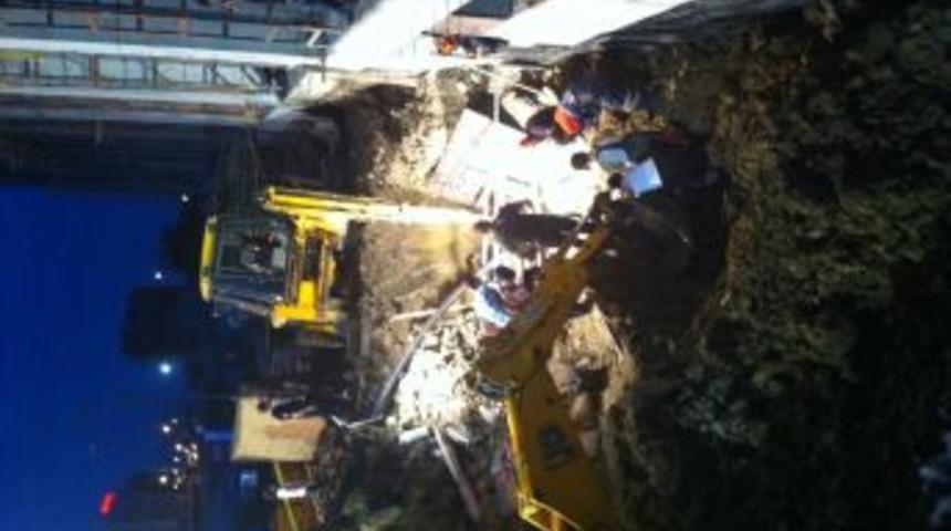 Haramidere'de G&ouml;c&uuml;k Altında Kalan Iş&ccedil;i 10 Saat Sonra Kurtarıldı