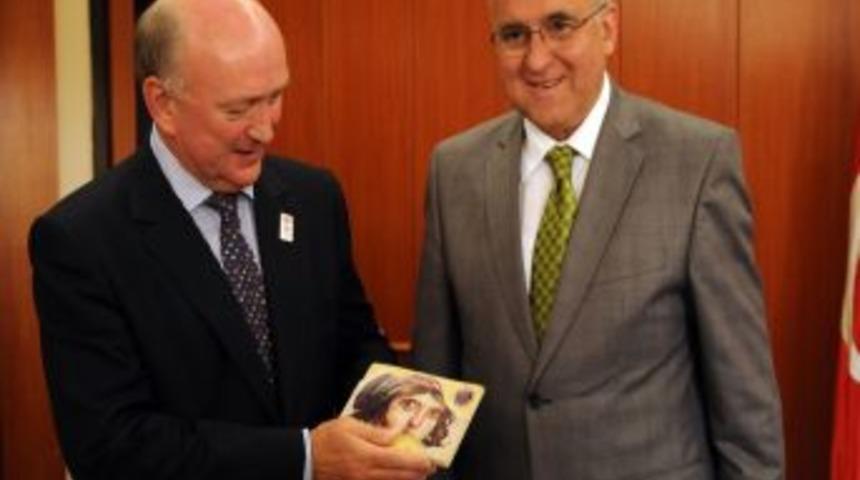 İngiliz Ve Bel&ccedil;ika B&uuml;y&uuml;kel&ccedil;ileri Başkan G&uuml;zelbey'i Ziyaret Etti