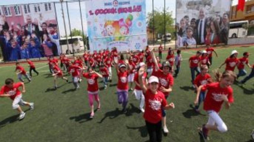 Denizli'de &Ccedil;ocuk Şenliği B&uuml;y&uuml;k İlgi G&ouml;r&uuml;yor