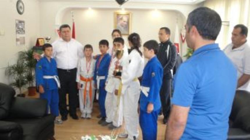 Minik Judoculardan Akın'a Ziyaret