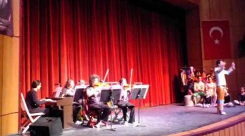 Sihirli D&uuml;nya Seyriciyle Buluştu