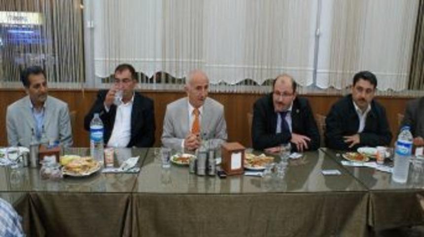 Vali Odabaş, Eğitimcilerle Bir Araya Geldi