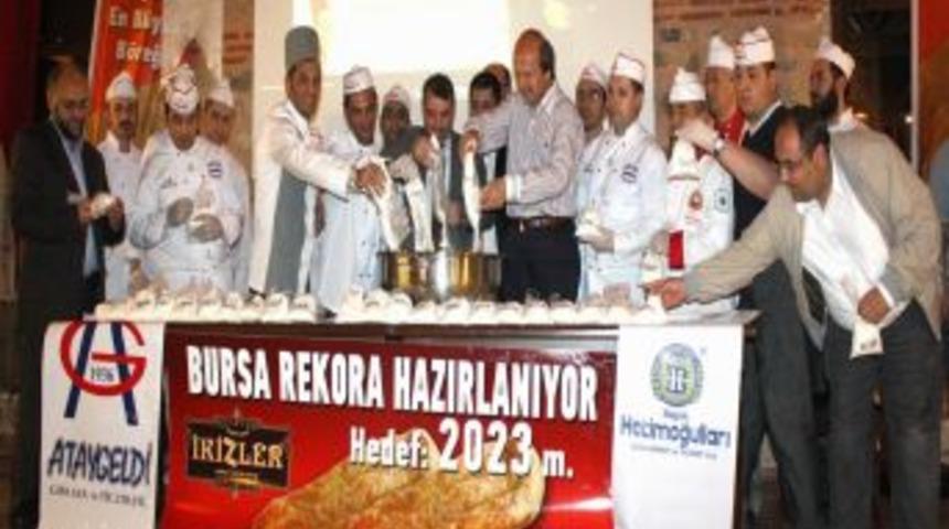 2023 Metrelik Rekor B&ouml;reğin Yapımına 81 İlden Gelen Unlarla Başlandı