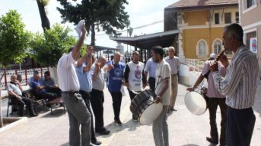 Demiryolu &Ccedil;alışanları Iş Bıraktı, Grevden Habersiz Yolcular Gardan D&ouml;nd&uuml;