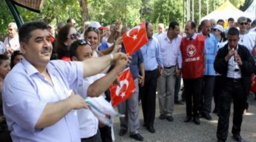 Kamu &Ccedil;alışanları Eyleme Başladı