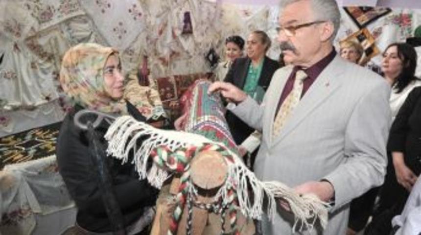 Osmaniye'de Halk Eğitim Merkezleri Yıl Sonu Sergisi A&ccedil;tı