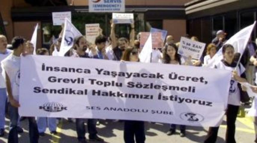 Sağlık &Ccedil;alışanları Bir G&uuml;nl&uuml;k Iş Bıraktı