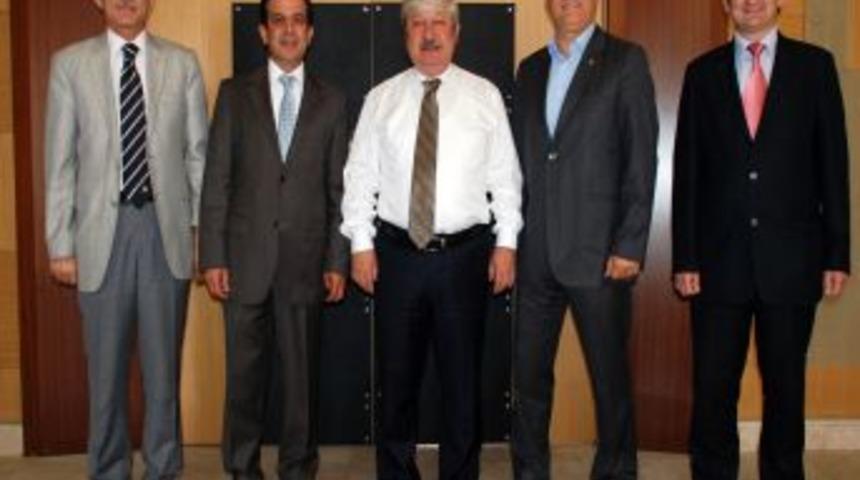 Antalya &Ccedil;i&ccedil;ek Festivali'ne Hazırlanıyor