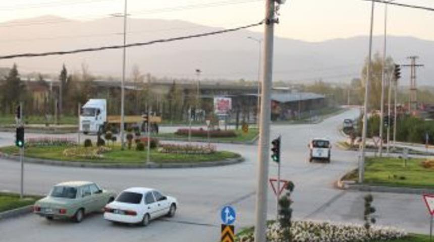 D&uuml;zce'de Yeni Sanayi B&ouml;lgesinde Alt Yapı Yenileniyor