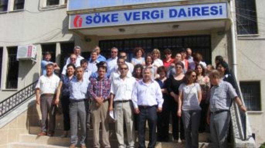 S&ouml;ke'de Vergi Dairesi'nde İş Bırakma Eylemi