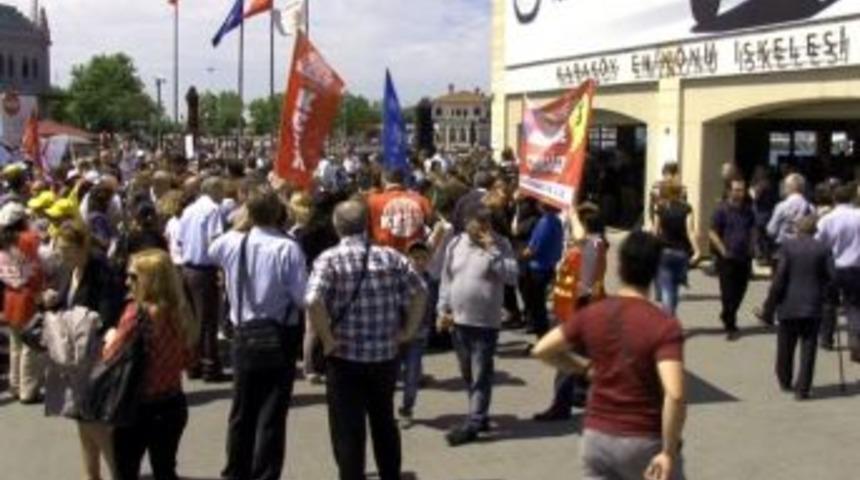 Memurlar Grev I&ccedil;in Kadık&ouml;y&rsquo;de Buluştu