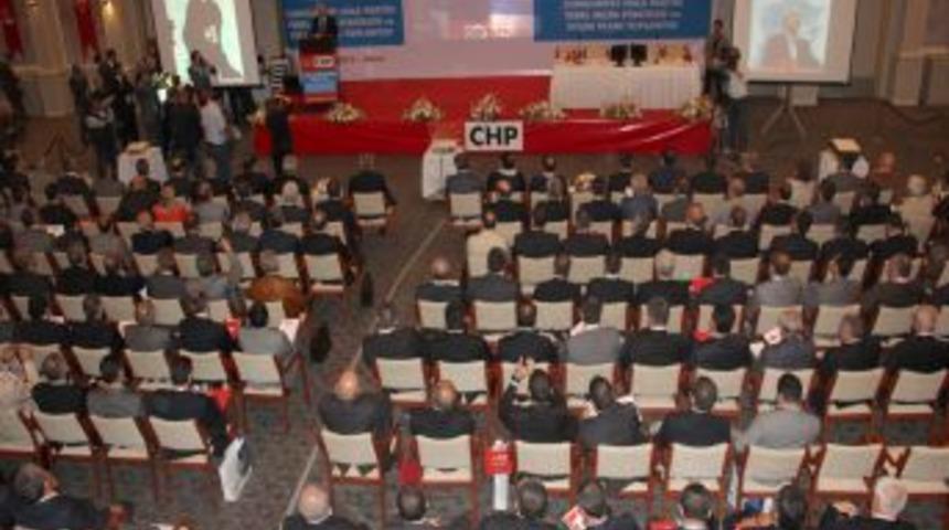 Kılı&ccedil;daroğlu, AK Partili Belediyeleri Eleştirdi