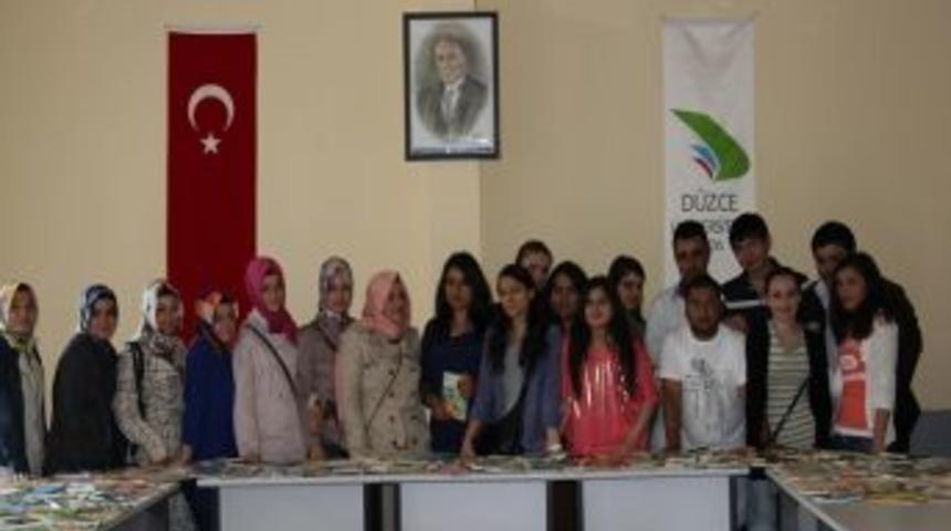 &Ouml;ğrencilerden Kitap Bağışı