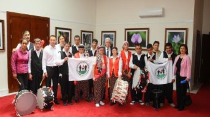 Ziyarete Geldiler Konser Verdiler