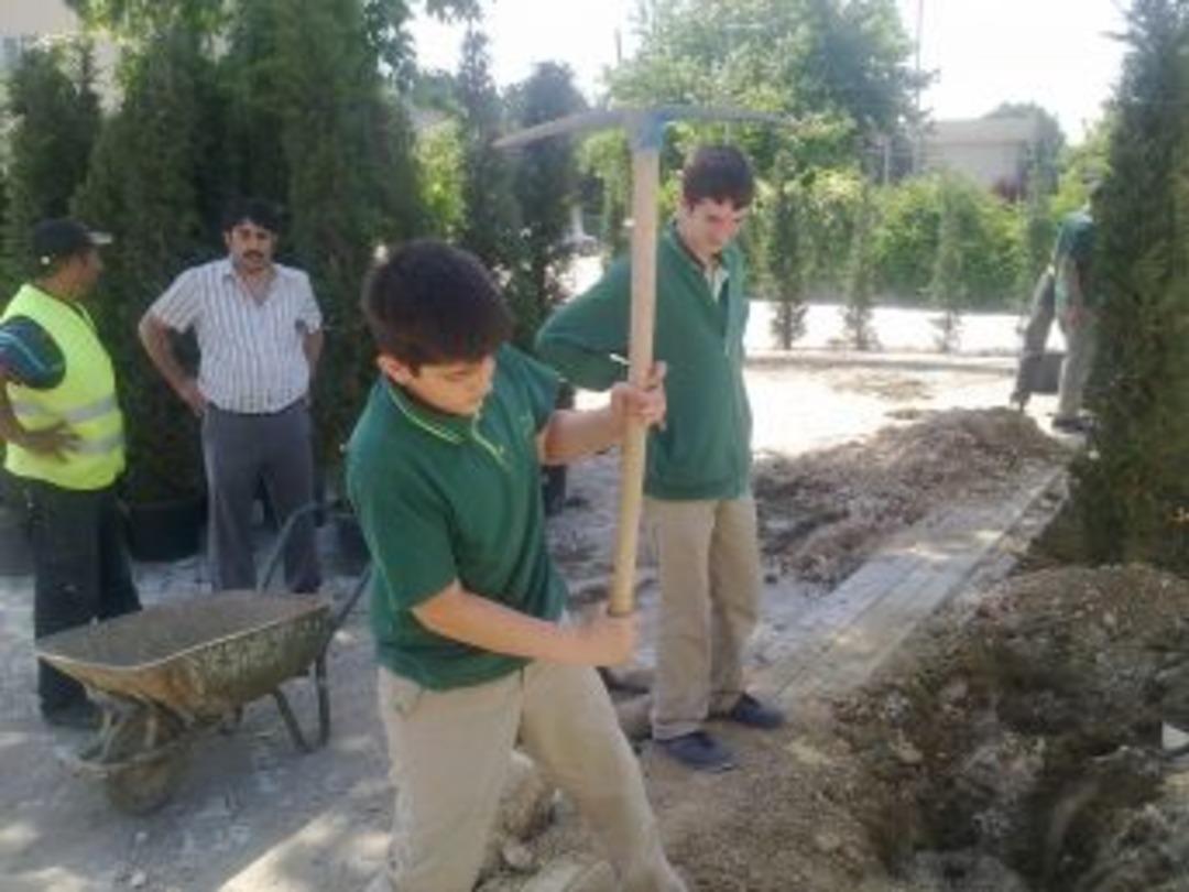 Öğrenciler Ağaç Dikti