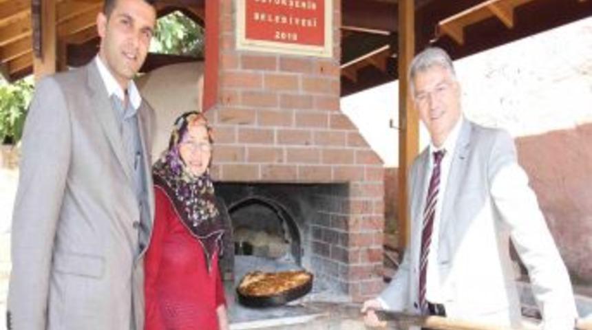 Başkan Vekili &Ouml;zak İzmit'in 10 K&ouml;y&uuml;n&uuml; Dolaştı