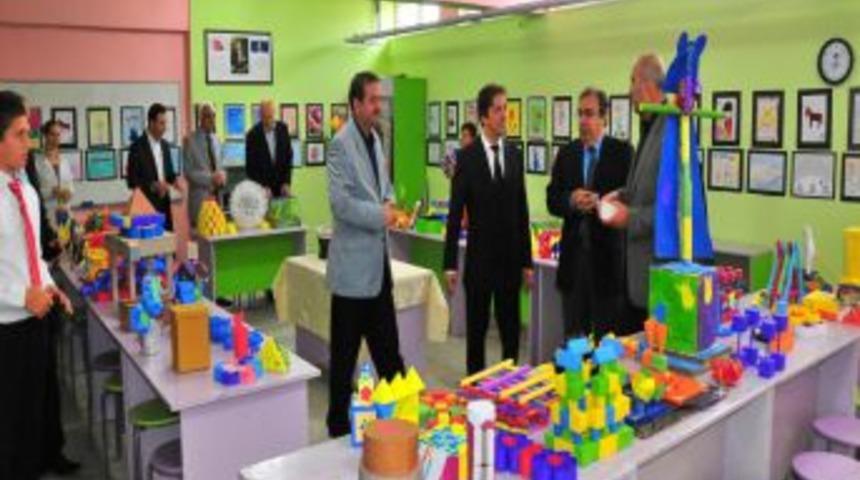 Beylikd&uuml;z&uuml;'nde  "renkli" Yılsonu Sergisi