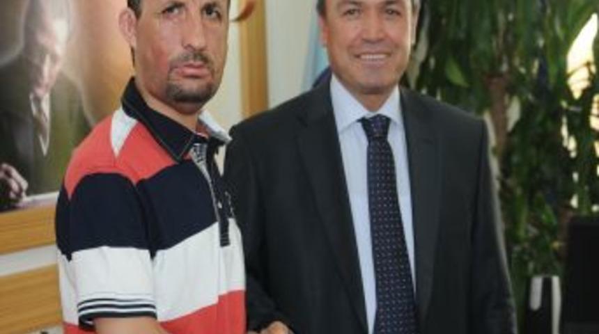 Acar, &Uuml;niversitede Kurye Oldu