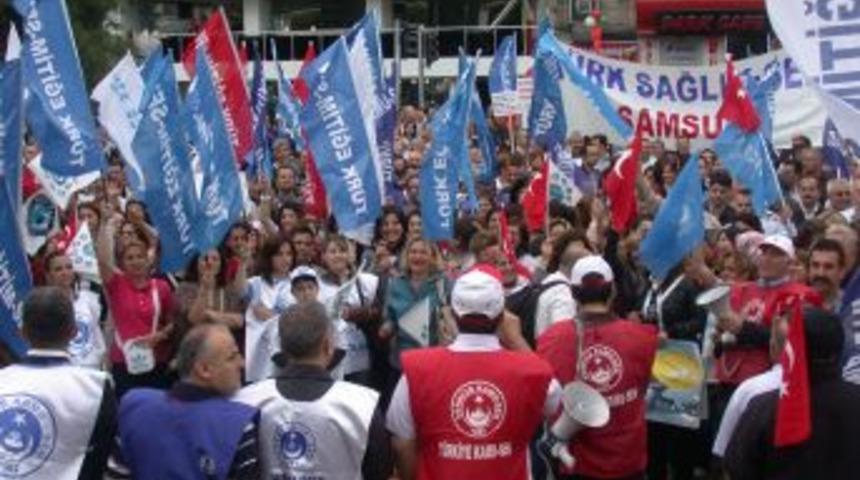 Sendikalar, Aynı Meydanda, Aynı Anda Ayrı Eylem Yaptı