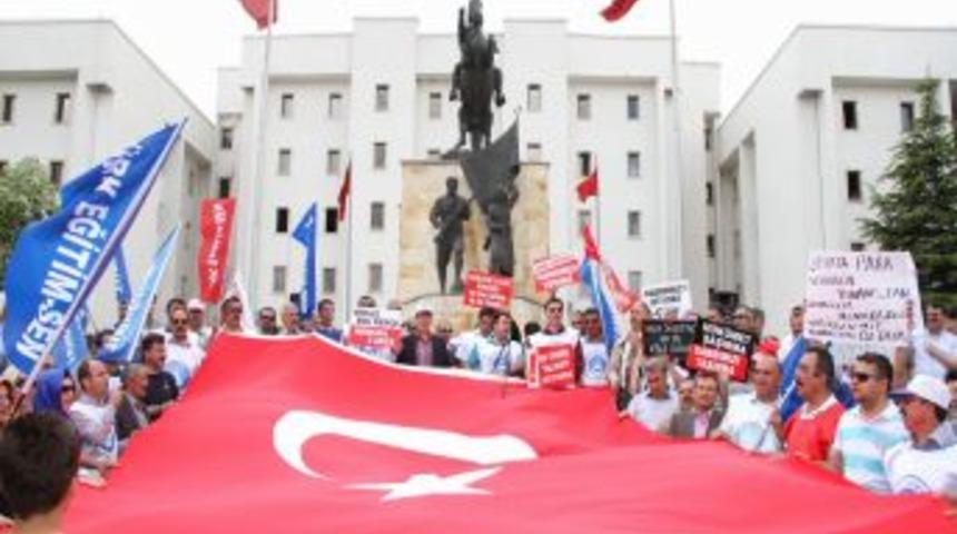 T&uuml;rkiye Kamu-Sen &Uuml;yeleri Nevşehir'de H&uuml;k&uuml;meti Protesto Etti