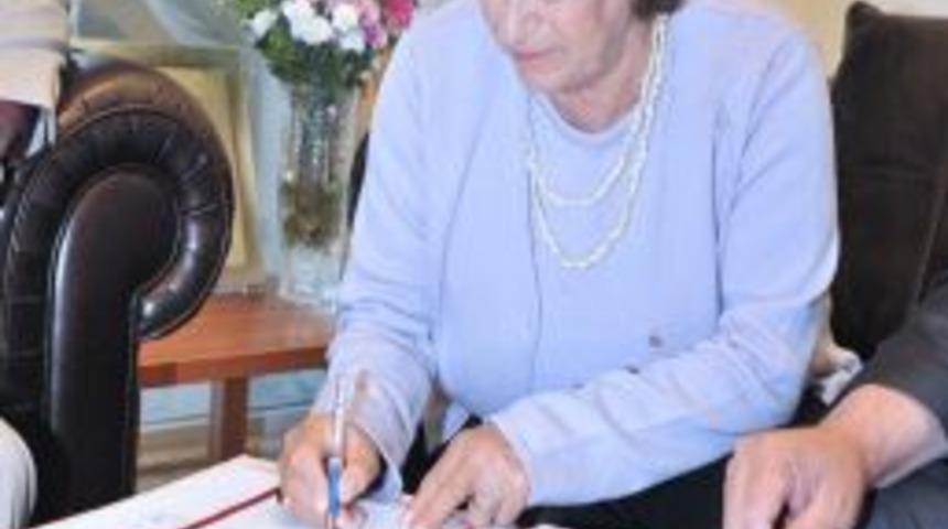 Emekli &Ouml;ğretmen T&uuml;m Birikimini Anaokulu Yapımı İ&ccedil;in Bağışladı