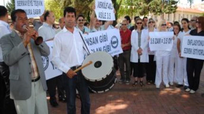 &Ouml;ğretmen Ve Sağlık &Ccedil;alışanlarından Davullu Zurnalı Grev