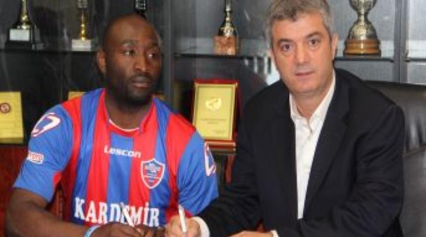 Karab&uuml;kspor Kongolu Oyuncu Lua Lua İle 2 Yıllık S&ouml;zleşme İmzaladı