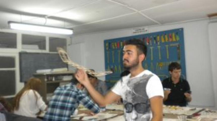 Thk'dan &Uuml;niversite &Ouml;ğrencilerine Model U&ccedil;ak Kursu