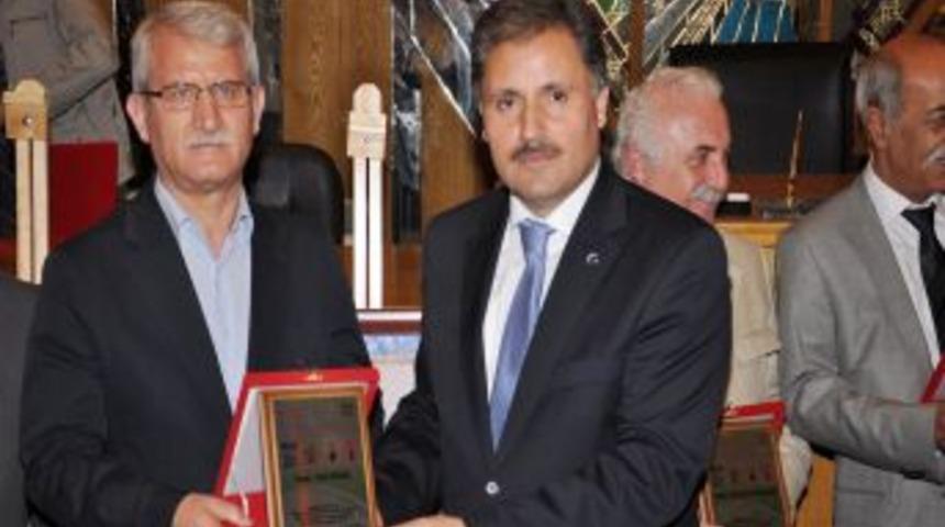 Malatya'da Ebru Yarışması &Ouml;d&uuml;l T&ouml;reni