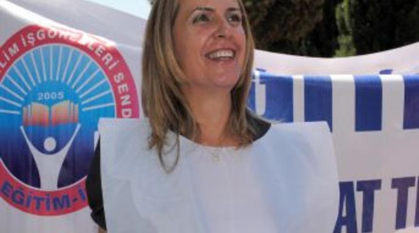 Manavgat'ta &Ouml;ğretmenler Iş Bıraktı