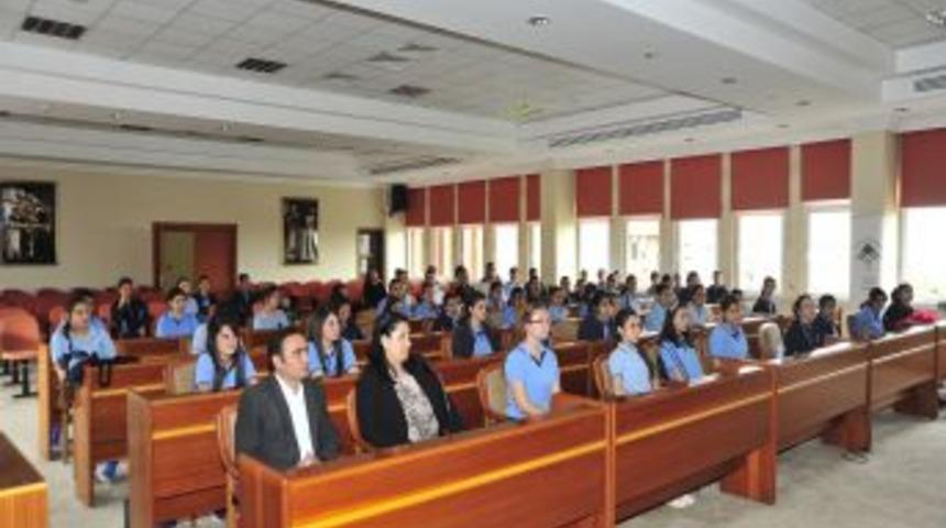 &Ouml;ğrencilerden Eğitimci Başkana Ziyaret