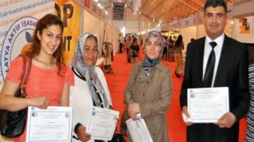 Uygulamalı Girişimcilik Eğitimini Tamamlayanlar Sertifika Aldı