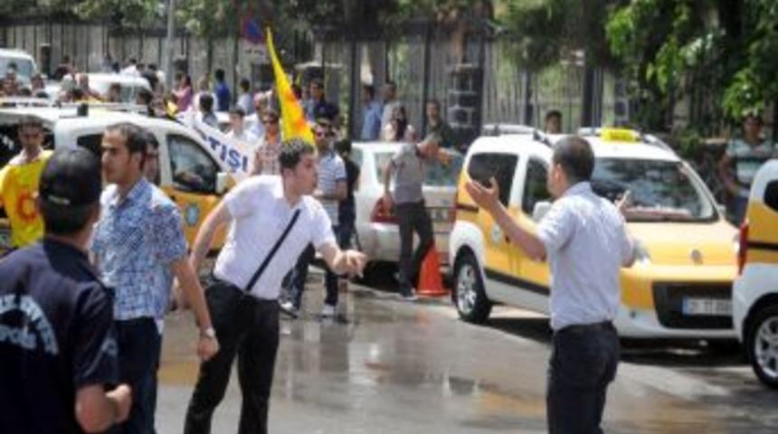 Diyarbakır&rsquo;da KESK Ve Eğitim-Sen&rsquo;lilere M&uuml;dahale Edildi