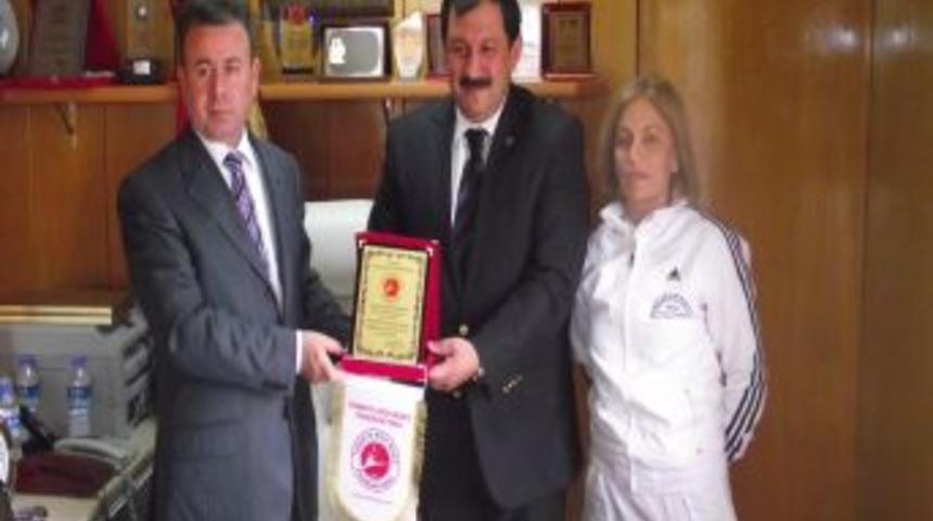 Kick Boks Federasyon Başkanı Kayıcı'dan Ziyaret