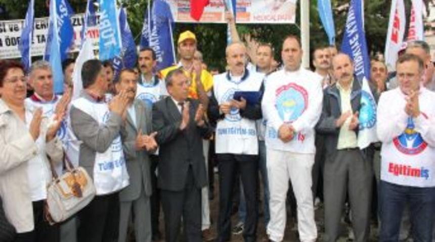 Bafra'da &Ouml;ğretmenler İş Bıraktı