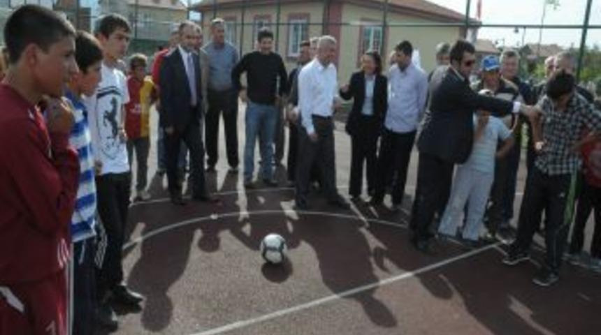 Akhisar Semt Sahası Ve Lokal Binası Hizmete A&ccedil;ıldı