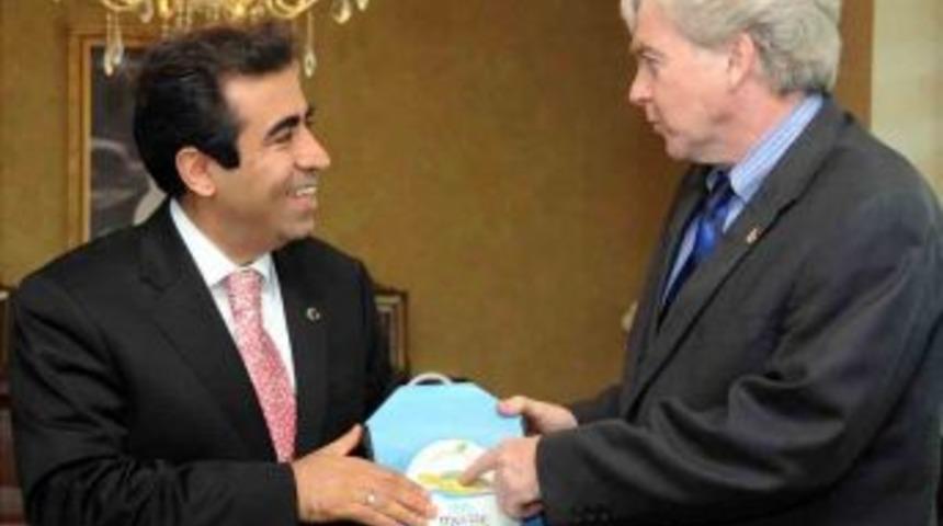 B&uuml;y&uuml;kel&ccedil;i Holmes&rsquo;den Kanadalı Firmalara: Anadolu&rsquo;yu Da Tanıyın