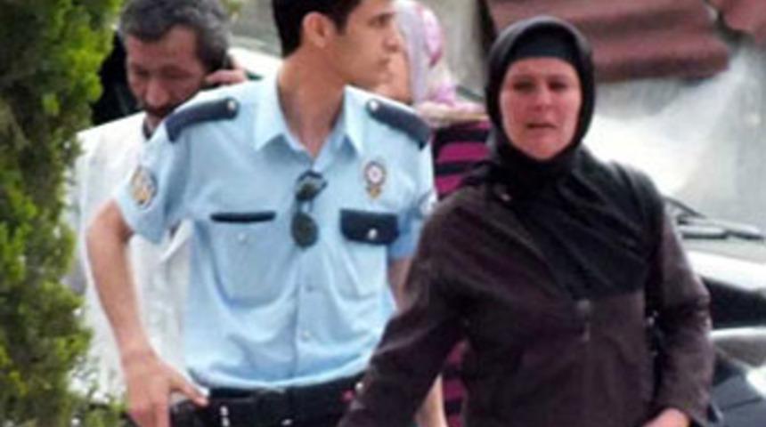 Takip ettiği eşini d&ouml;vd&uuml;