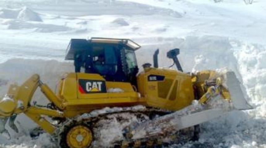 Sason&rsquo;da Kar Nedeniyle Kapalı Olan K&ouml;y Yolları A&ccedil;ıldı